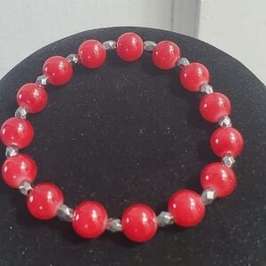 Red and Silver Elastic Bracelet. 🌴